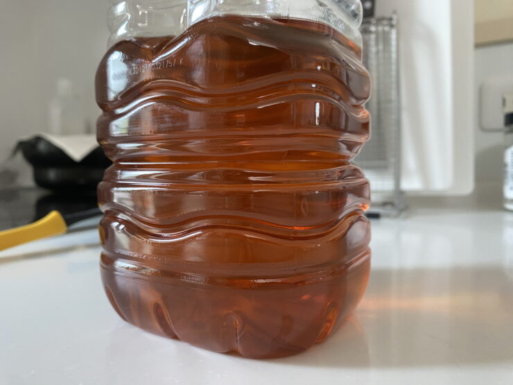 揚げ油のろ過 料理後の油を冷やしてみる前