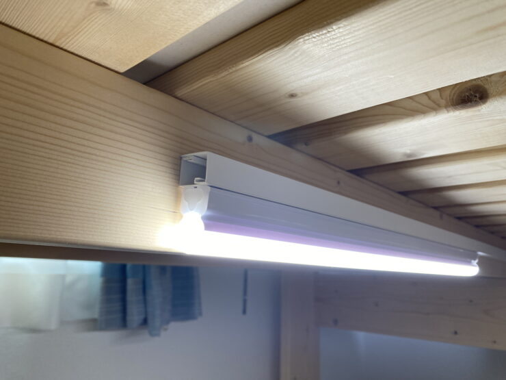ロフトベッド下にLED照明を設置　完成した写真